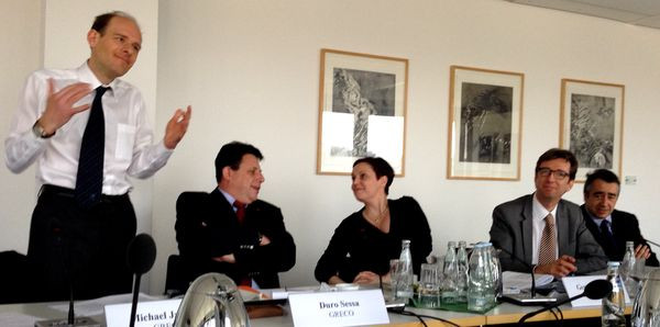 GRECO-Evaluierungsdelegation, links im Bild Europaratsvertreter Michael Janssen aus Deutschland.